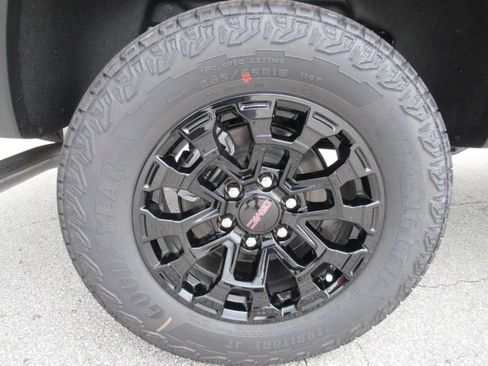 New 2026 GMC Canyon Elevation w/ Convenience Package RWD image 8
