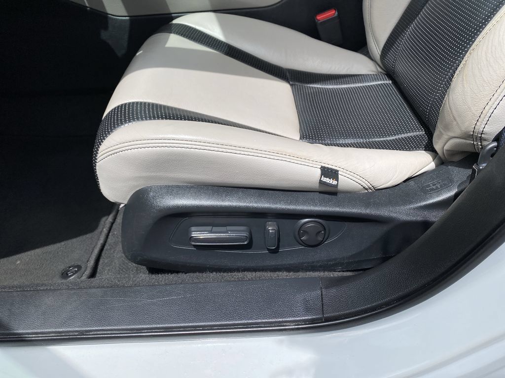 Used 2023 Honda Accord EX image 12