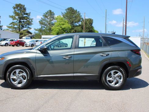 Used 2023 Hyundai Tucson SE AWD/4WD image 3