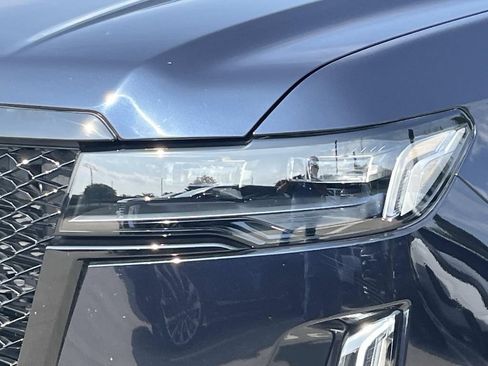 Certified 2023 Cadillac Escalade Sport Platinum w/ Heavy-Duty Trailer Package AWD/4WD image 9