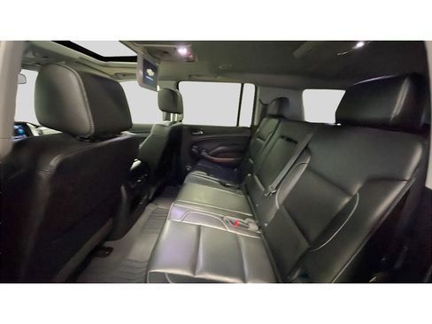 Used 2020 Chevrolet Suburban Premier image 16