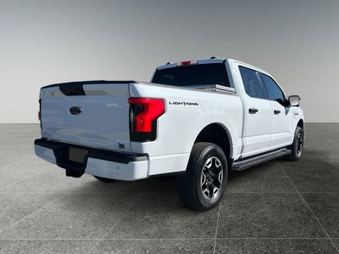 Used 2023 Ford F150 Lightning XLT AWD/4WD image 8