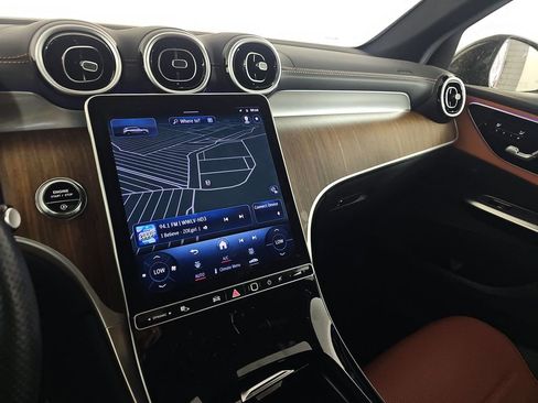 Used 2024 Mercedes-Benz GLC 300 image 5