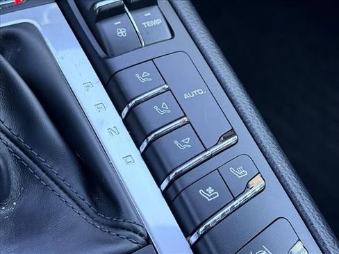 Used 2019 Porsche Macan AWD/4WD image 24