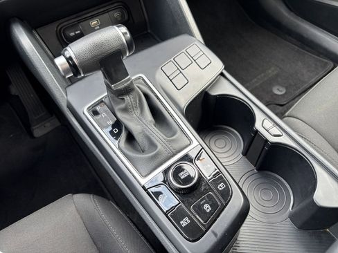 Used 2024 Kia Sportage LX image 41