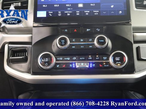 Used 2024 Ford Expedition XLT image 27