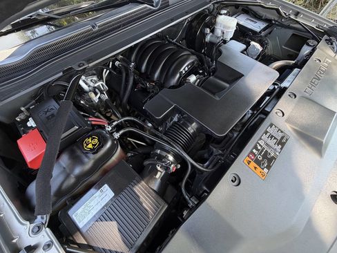 Used 2019 Chevrolet Suburban LT image 18