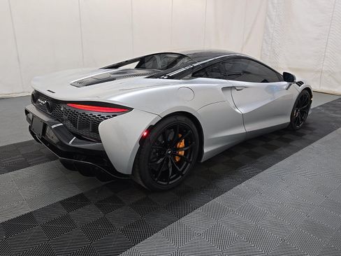 Used 2023 McLaren Artura RWD image 4