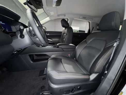 New 2026 Nissan Pathfinder SL AWD/4WD image 21