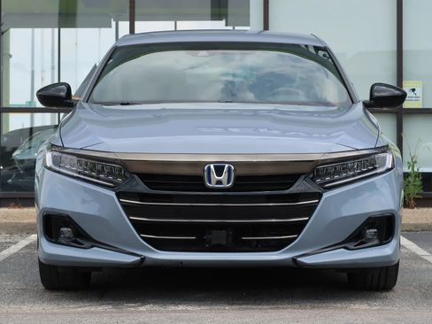 Used 2022 Honda Accord Sport image 2