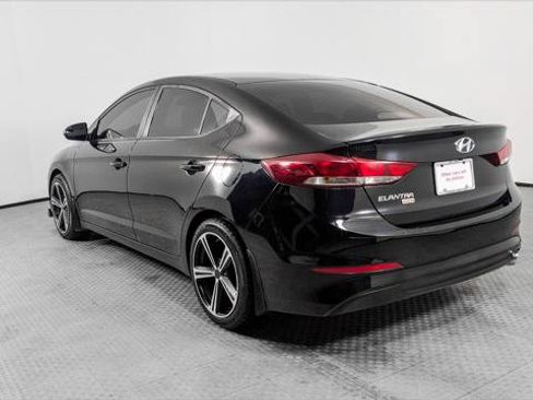 Used 2018 Hyundai Elantra SE FWD image 6