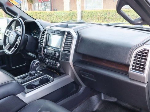 Used 2016 Ford F150 Platinum w/ Equipment Group 701A Luxury AWD/4WD image 46