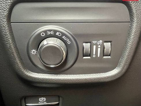 New 2025 Jeep Grand Cherokee Laredo w/ Trailer Tow Package image 19