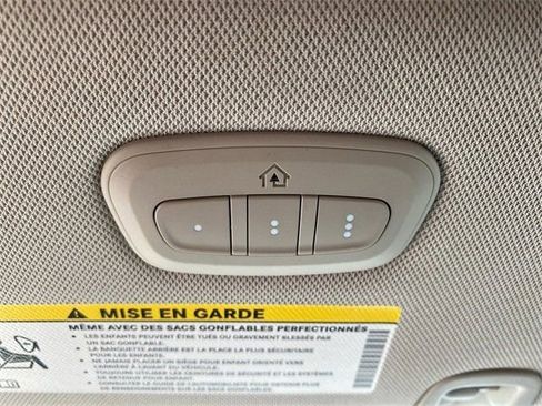 Used 2023 Chrysler Pacifica Limited image 42