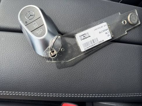 Certified 2026 Mercedes-Benz GLC 300 4MATIC image 32