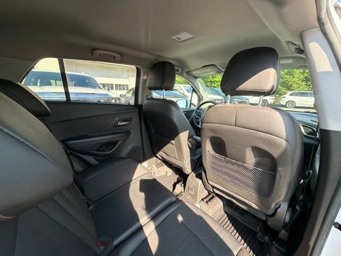 Used 2022 Chevrolet Trax LT w/ Sport Edition AWD/4WD image 43