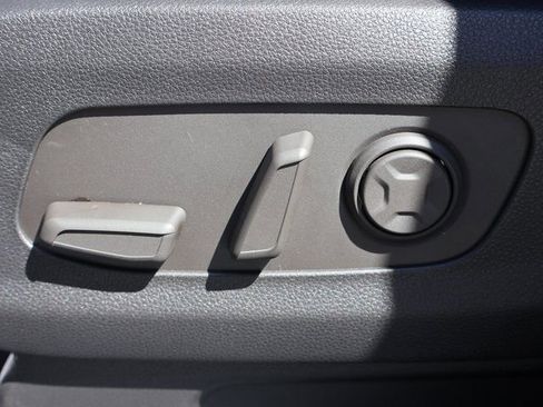 New 2026 Kia Carnival EX FWD image 43