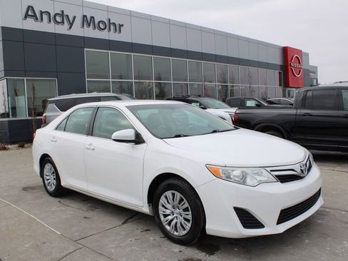 Used 2012 Toyota Camry LE image 1