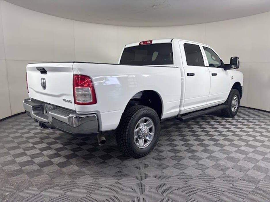 Used 2024 RAM 2500 Tradesman w/ Chrome Appearance Group AWD/4WD image 10