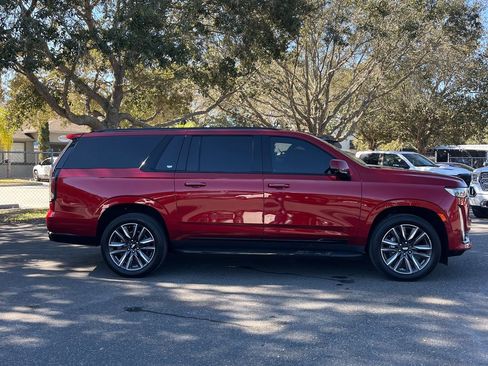 Used 2022 Cadillac Escalade ESV Sport image 4