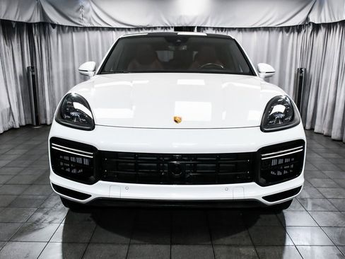Used 2023 Porsche Cayenne Turbo S image 2