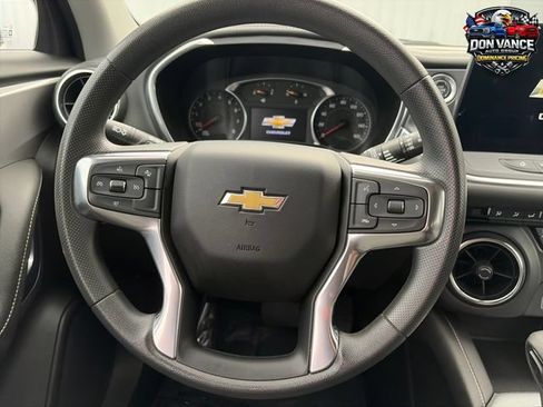 Used 2025 Chevrolet Blazer LT AWD/4WD image 14
