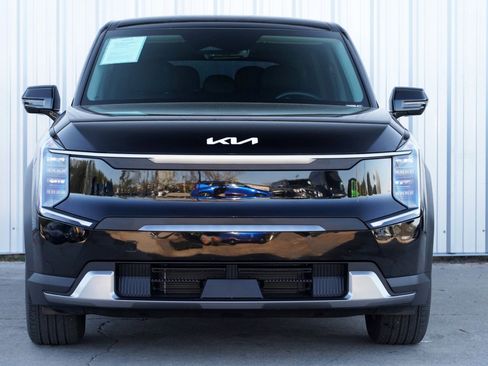 Used 2024 Kia EV9 Light image 6