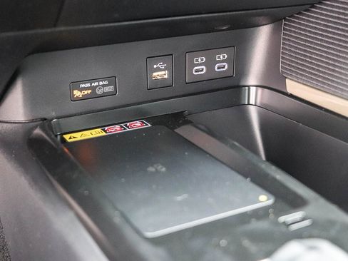 New 2026 Toyota Camry Hybrid FWD image 25