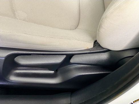 Used 2020 Toyota Corolla LE image 15