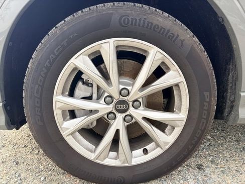 Used 2025 Audi Q3 2.0T Premium w/ Convenience Package image 5