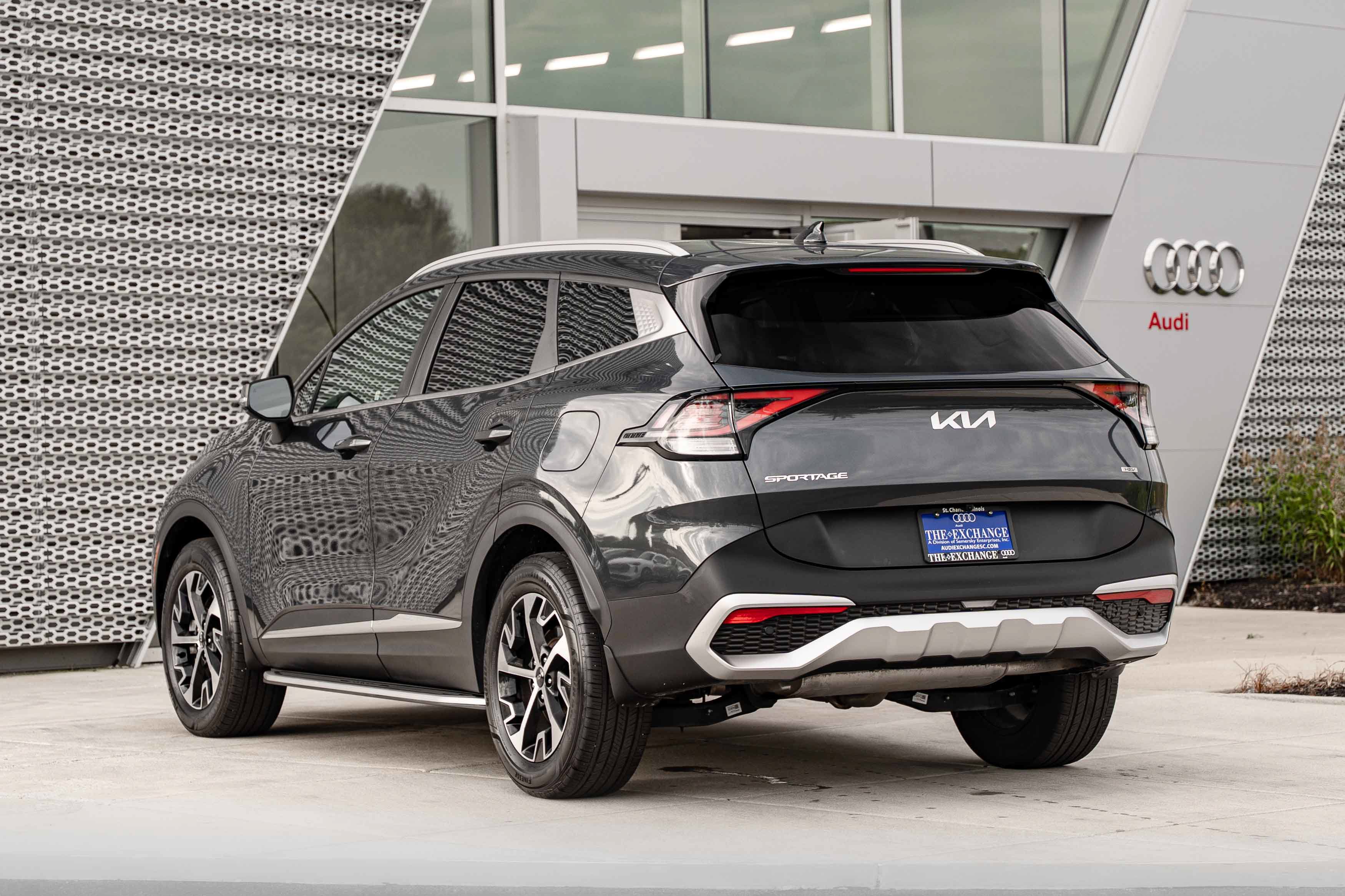 Used 2023 Kia Sportage EX AWD/4WD image 5