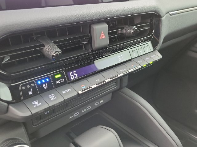 Used 2027 Toyota Land Cruiser AWD/4WD image 31