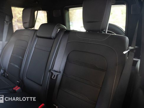 Used 2025 Mercedes-Benz G 63 AMG 4MATIC image 33