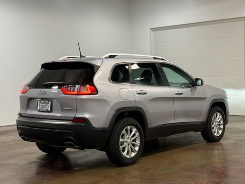 Used 2019 Jeep Cherokee Latitude w/ Comfort & Convenience Group AWD/4WD image 4