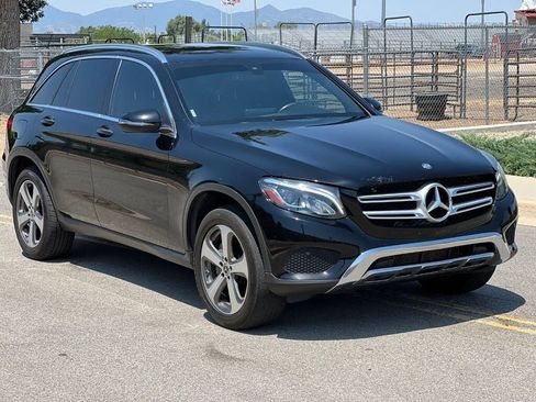 Used 2017 Mercedes-Benz GLC 300 4MATIC image 8
