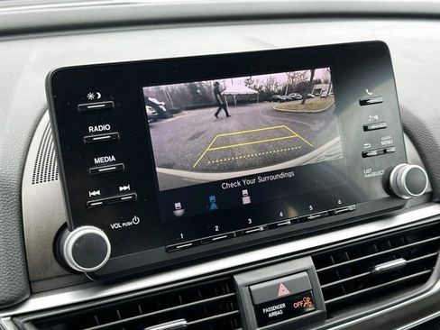 Used 2018 Honda Accord LX image 23