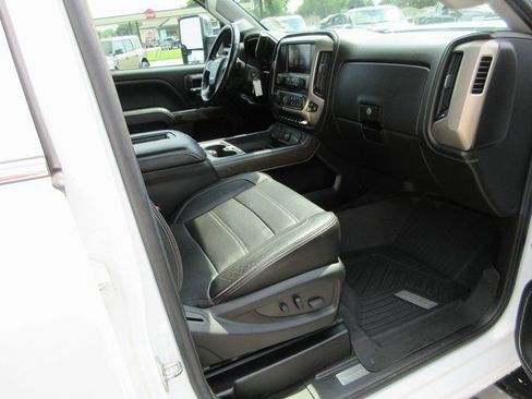 Used 2017 GMC Sierra 3500 Denali w/ Duramax Plus Package AWD/4WD image 33