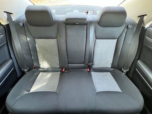 Used 2018 Chrysler 300 Touring w/ Chrome Appearance Package RWD image 26