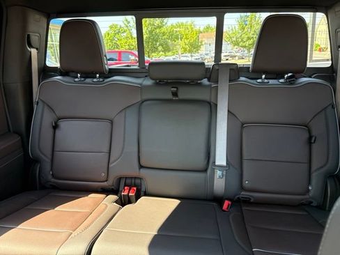 Used 2025 GMC Sierra 1500 Denali w/ Denali Reserve Package AWD/4WD image 26