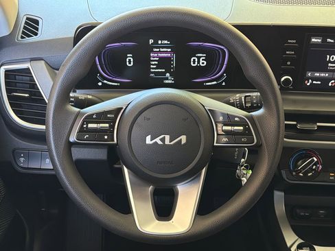 Used 2026 Kia Seltos LX FWD image 4
