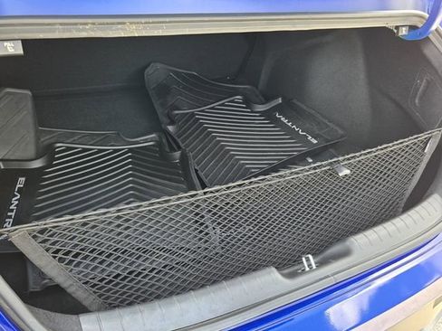Used 2025 Hyundai Elantra SE w/ Cargo Package FWD image 13