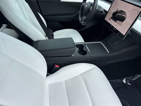 Used 2023 Tesla Model Y Performance AWD/4WD image 15