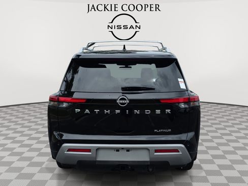Certified 2025 Nissan Pathfinder Platinum FWD image 6