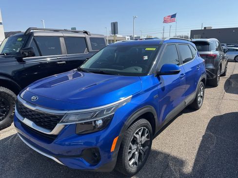 Used 2021 Kia Seltos EX image 18