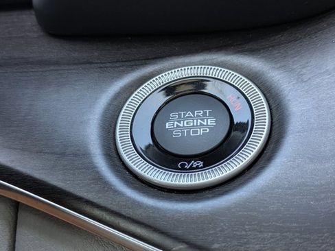 Used 2022 Jeep Grand Cherokee Overland image 27