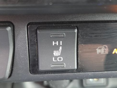 Used 2023 Toyota RAV4 XLE w/ Convenience Package AWD/4WD image 16