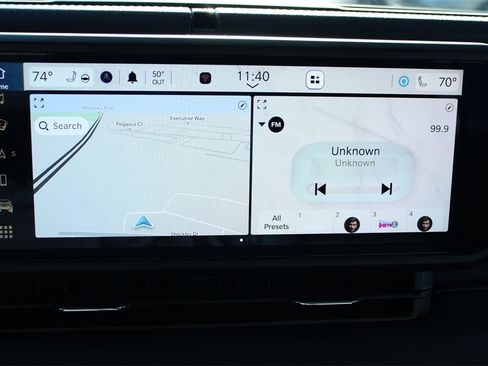 Used 2025 Jeep Wrangler Unlimited Rubicon w/ Technology Group image 25