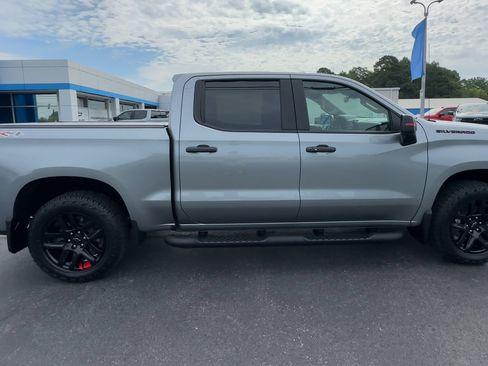 Certified 2023 Chevrolet Silverado 1500 RST w/ Redline Edition AWD/4WD image 9