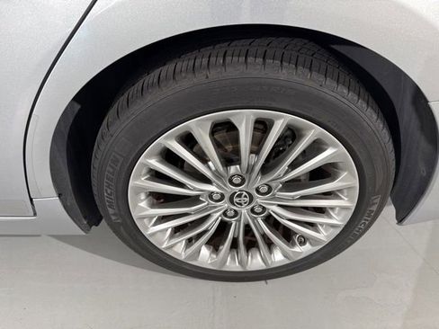 Used 2019 Toyota Avalon Limited w/ Advanced Safety Package FWD image 7