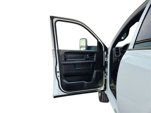 Used 2022 RAM 3500 Tradesman image 11